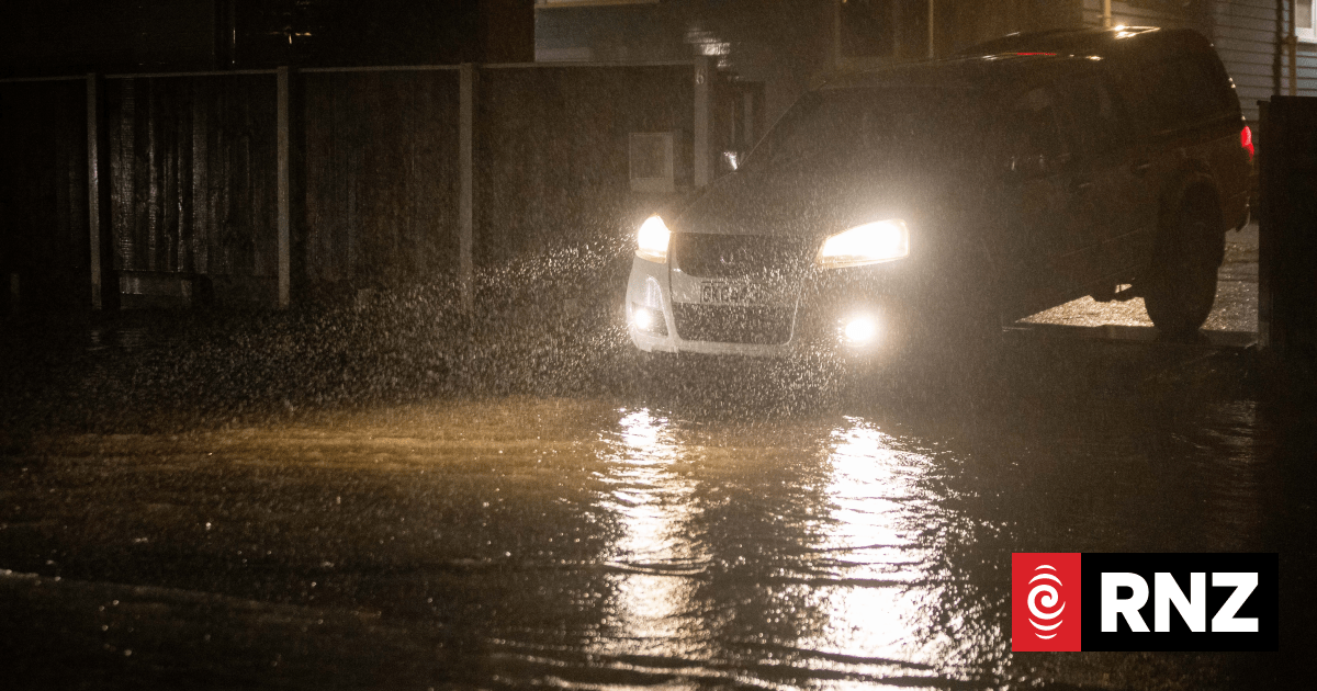 Weather: Lower North island residents urged to evacuate from low-lying, flood-prone areas