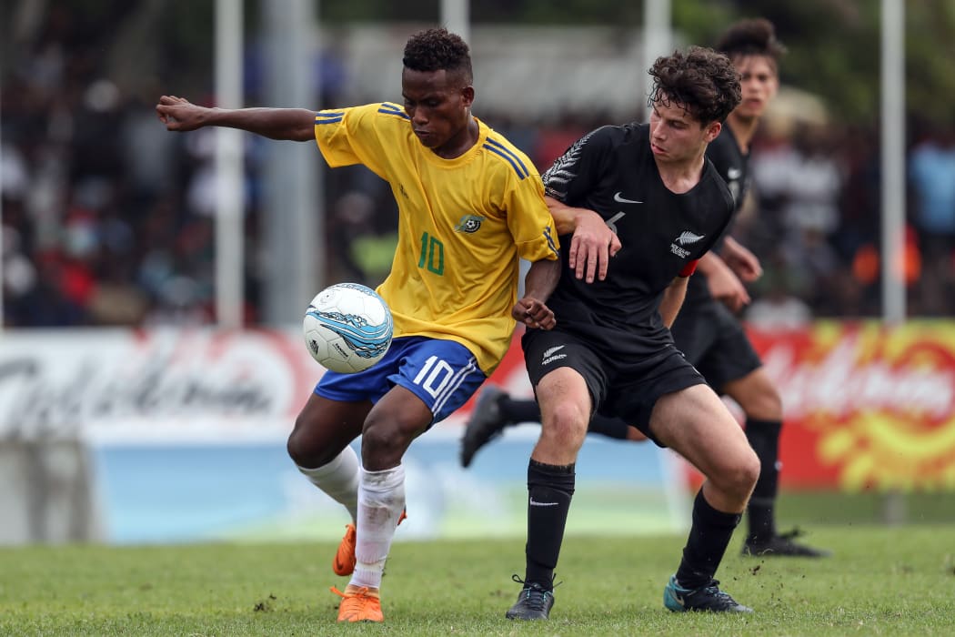 Raphael Le'ai competes for the ball during the OFC Under 16 Championship in 2018.
