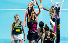 New Zealand shooter Maria Tutaia competing at the 2016 Fast5 netball World Series