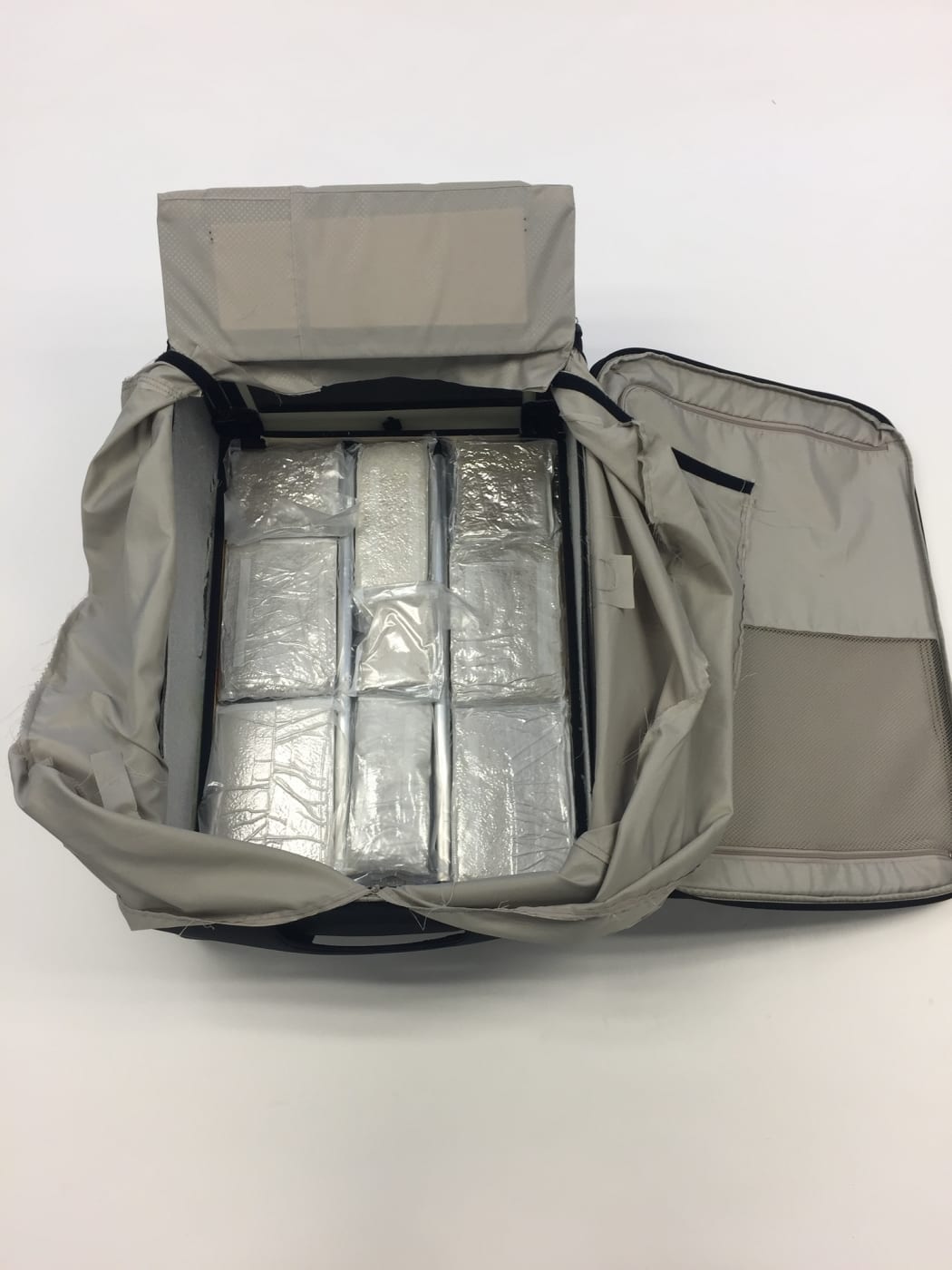 Drugs worth 2.1m found in trio's luggage Customs RNZ News