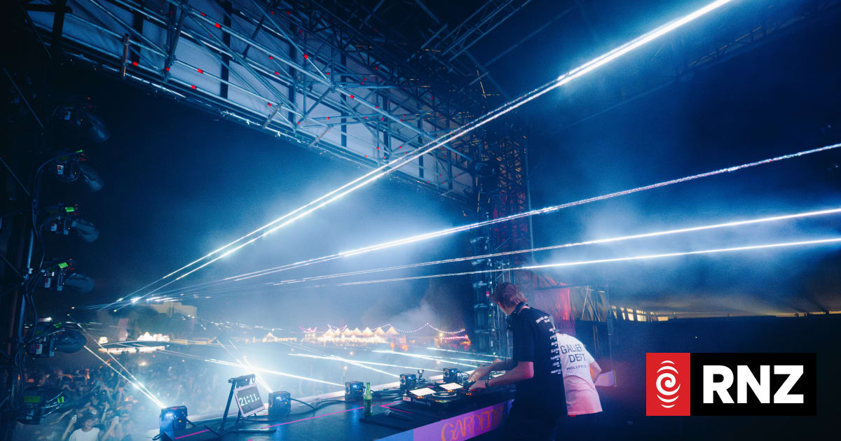 Review: Groove Armada at the Gardens Festival | RNZ
