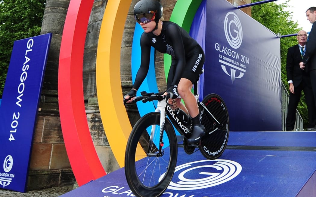 Linda Villumsen begins her gold medal time trial ride at the Glasgow Commonwealth Games.