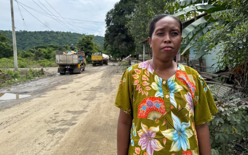 Delfina Martin says the Tibar rubbish dump is causing health issues for her family. (ABC News: Vonia Vieira)