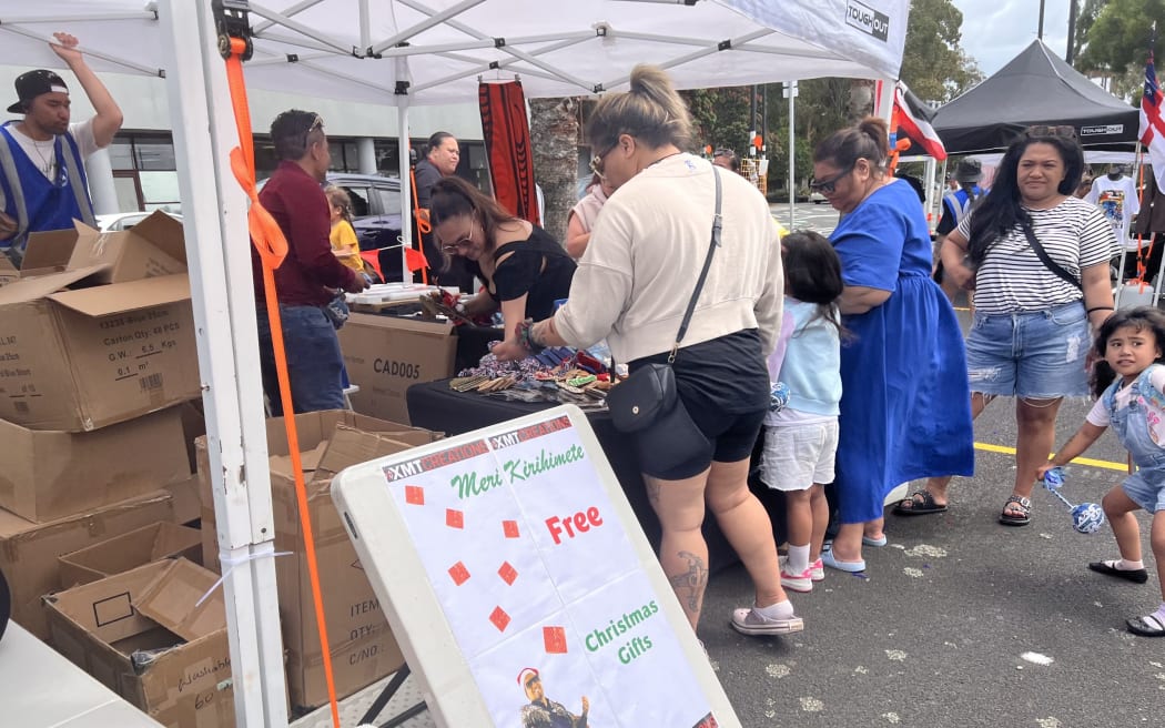 One of the stalls at Mannix Markets, giving free Christmas presents to the community(free pois) as well as promoting their arts and crafts/merchandise.
