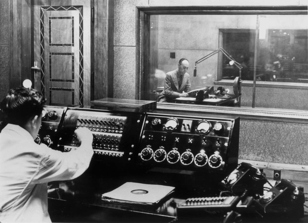 1YA Radio in action in 1946