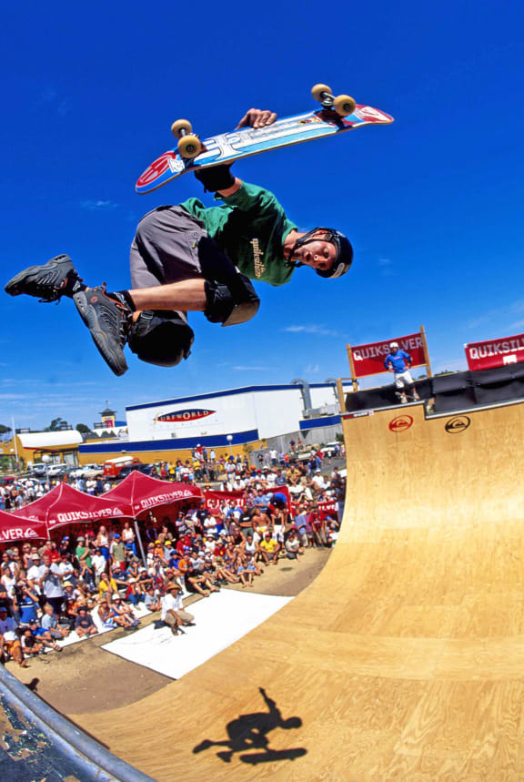 Tony Hawk's 1999 '900' skateboard fetches US$2m at auction | RNZ News