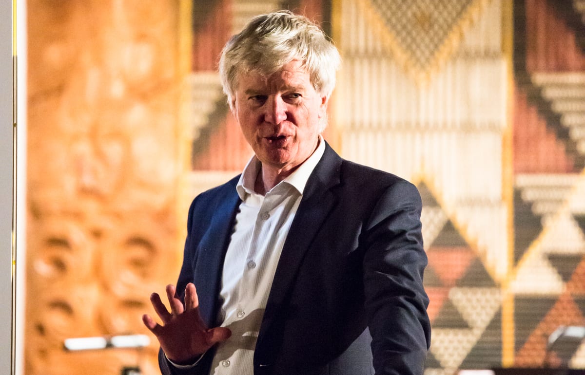 Peter Walls conductor of Nota Bene