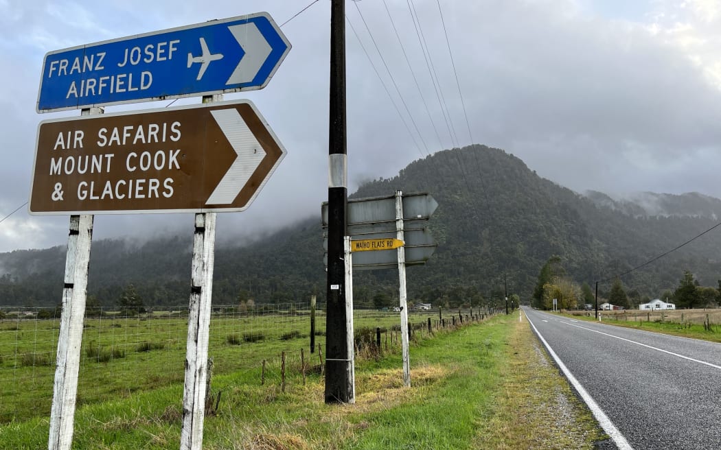 PICTURE: Greymouth Star/Brendon McMahon/single use
The State highway 6 turnoff to Waiho Flat. The main road would need to be moved if the Government decides to abandon the south side farming area and remove the current stopbanks as a solution.