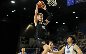 Sam Waardenburg of the Tall Blacks against Chinese Taipei.