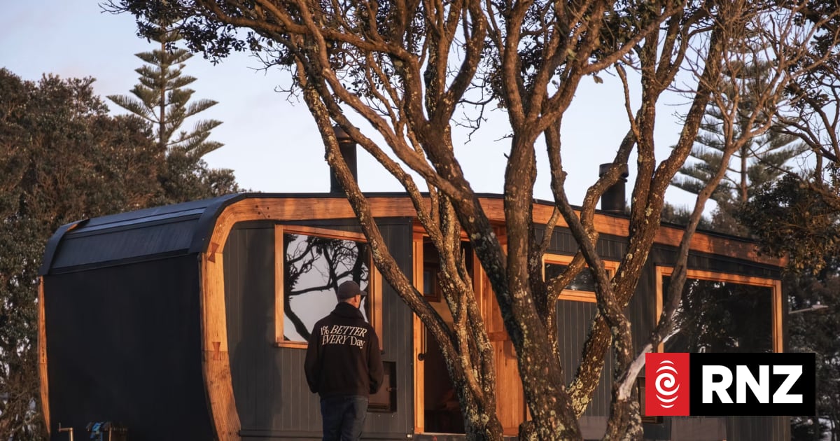 Short reprieve in wind for Ōrewa sauna on the beach