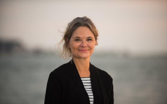 Dr Natalie Schilling