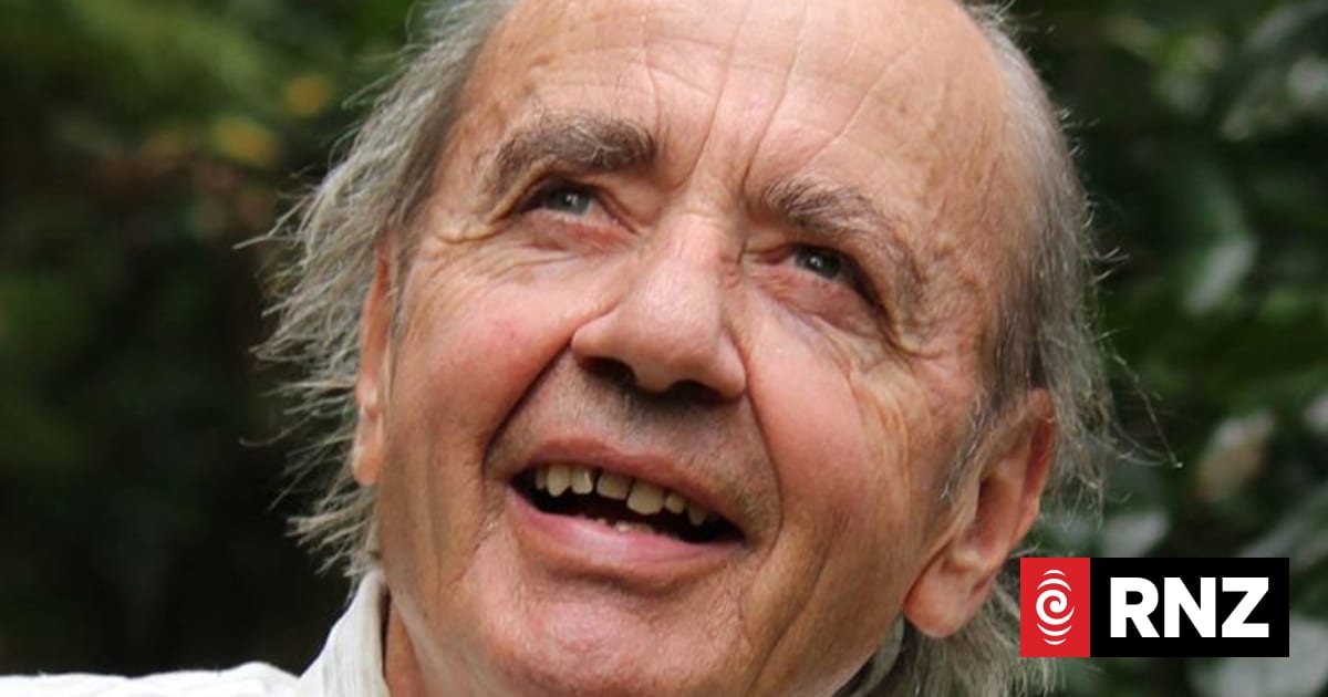 Photographer Frank Habicht dies, aged 85 | RNZ