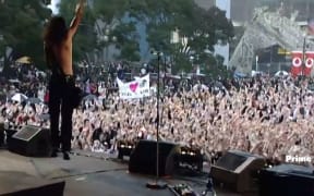 Shihad's Jon Toogood puts his hands in the air like he just don't care on 'Anthems'