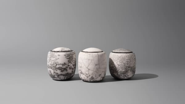 Vaso collaborated with New Zealand-born potter Craig Spencer to create a collection of hand-crafted cremation urns.