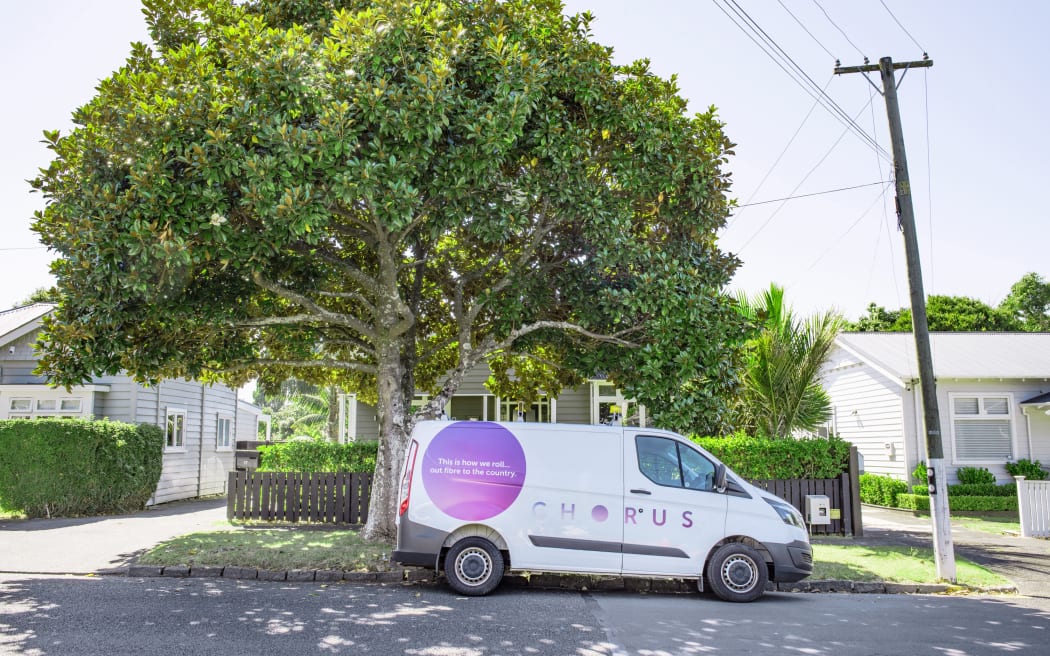 A Chorus van at a house.