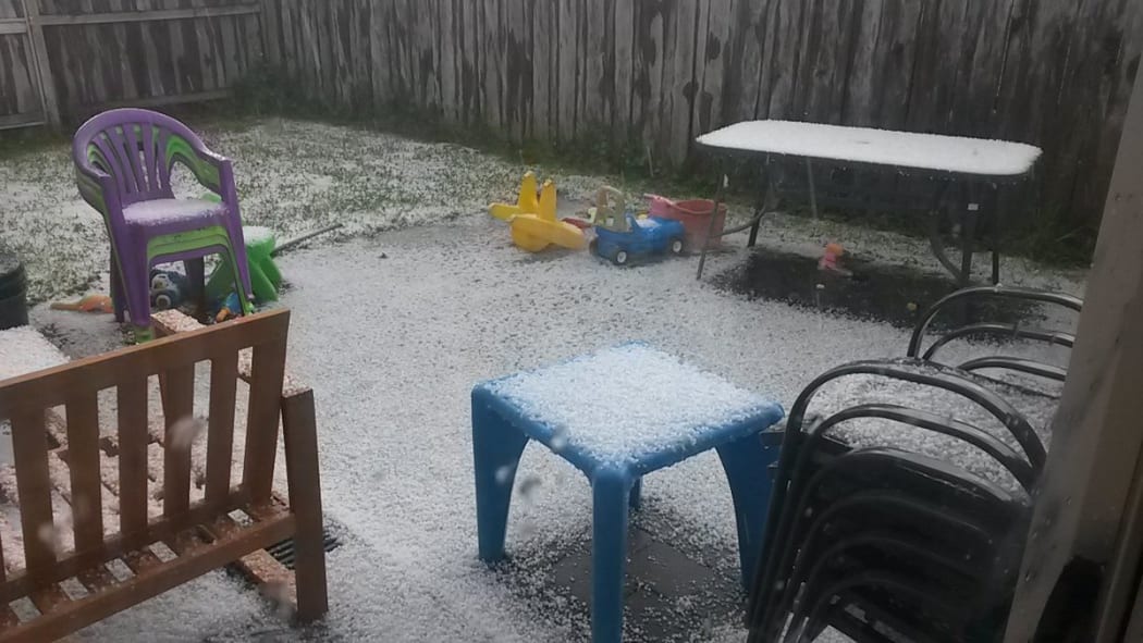 West Auckland residents said the hail fell for up to half an hour.