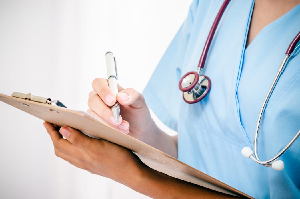 Nurse practitioners in New Zealand have the legal authority to practice beyond the level of a registered nurse.