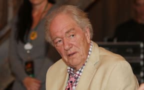 ORLANDO, FL - JANUARY 30: Michael Gambon participtaes in A Celebration of Harry Potter at Universal Orlando on January 30, 2015 in Orlando, Florida.   Aaron Davidson/Getty Images/AFP (Photo by Aaron Davidson / GETTY IMAGES NORTH AMERICA / Getty Images via AFP)