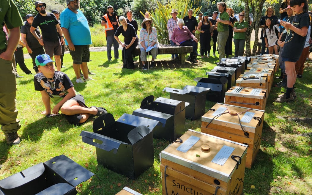 Ngāti Rangi descendants and kiwi handlers in Karioi Rāhui, where the birds were released.