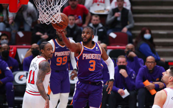Phoenix Suns Guard Chris Paul (3).