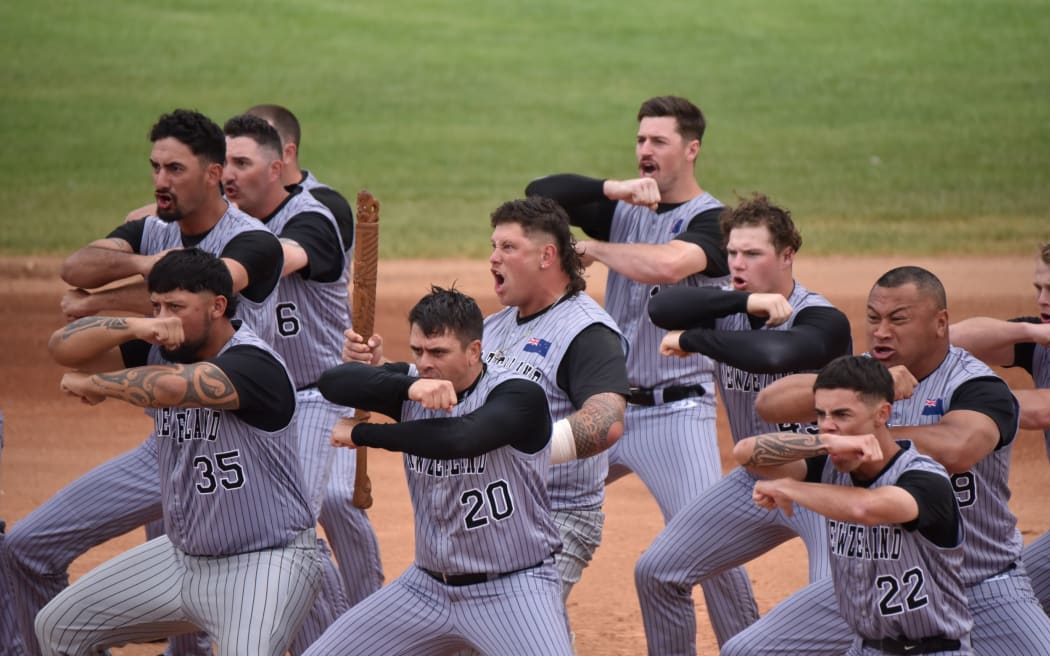 Jerome Raemaki leads a haka for the New Zealand Black Sox at the 2025 WBSC Men's Softball World Cup Qualifier in July 2024.