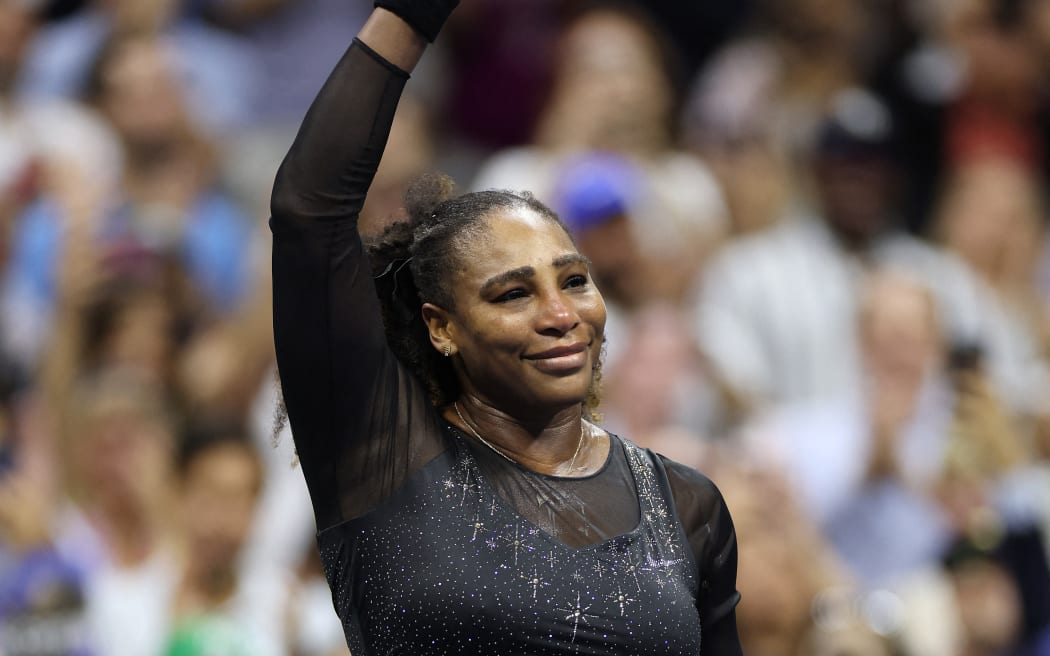 Serena Williams thanks the fans after being defeated by Ajla Tomlijanovic of Australia during their Women's Singles Third Round match on Day Five of the 2022 US Open at USTA Billie Jean King National Tennis Center on September 02, 2022 in the Flushing neighborhood of the Queens borough of New York City.   Al Bello/Getty Images/AFP (Photo by AL BELLO / GETTY IMAGES NORTH AMERICA / Getty Images via AFP)