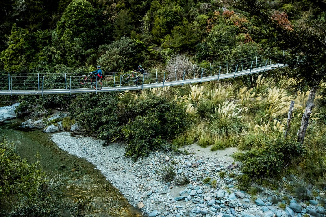 Scott Chasing trail with Brendan Fairclough and Andrew Neethling in Nelson.