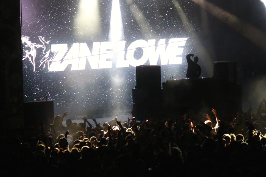 Zane Lowe performs at Rhythm and Vines