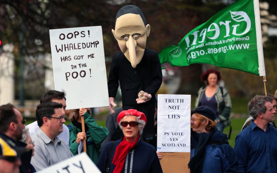100914. Photo Diego Opatowski / RNZ. Kiwis for clean politics protest outside Parliament.