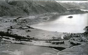 Aerial view of Lake Wanaka 1946