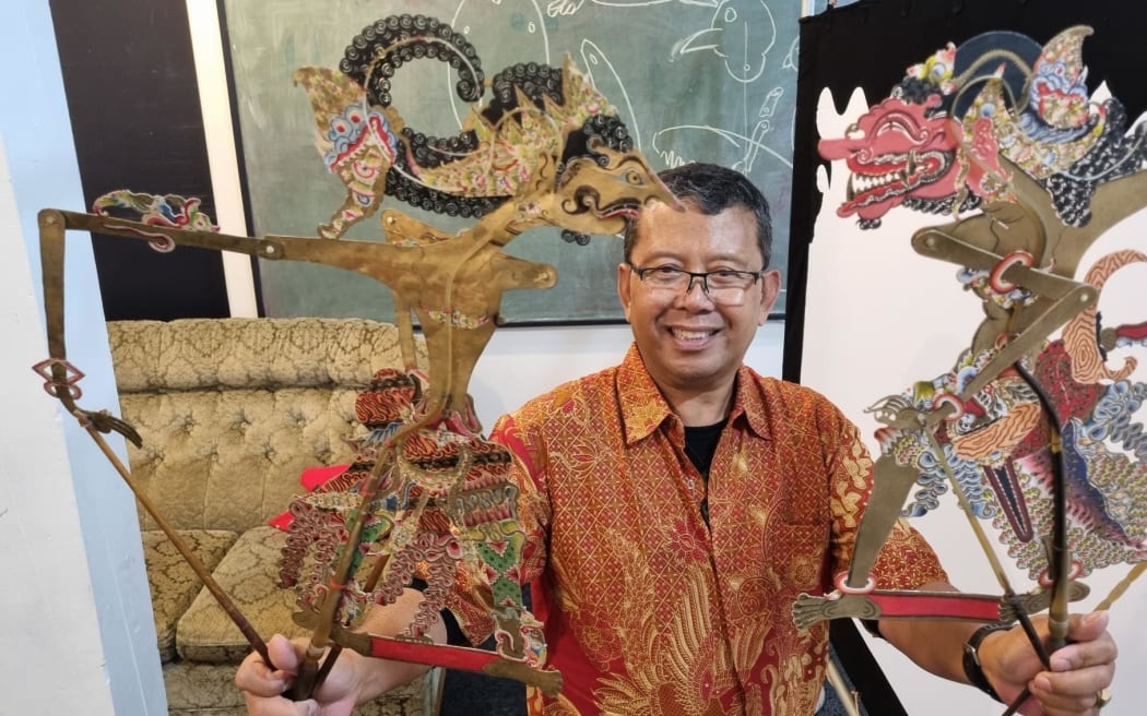 Master puppeteer Joko Susilo.