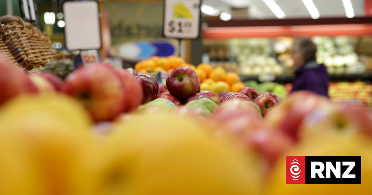 Supermarket showdown - the battle of the election policy