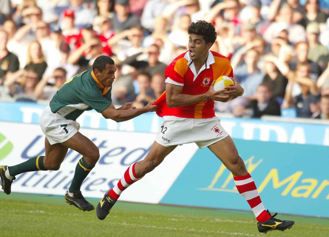Viliami Vaki playing for the Tonga Sevens team in 2002.