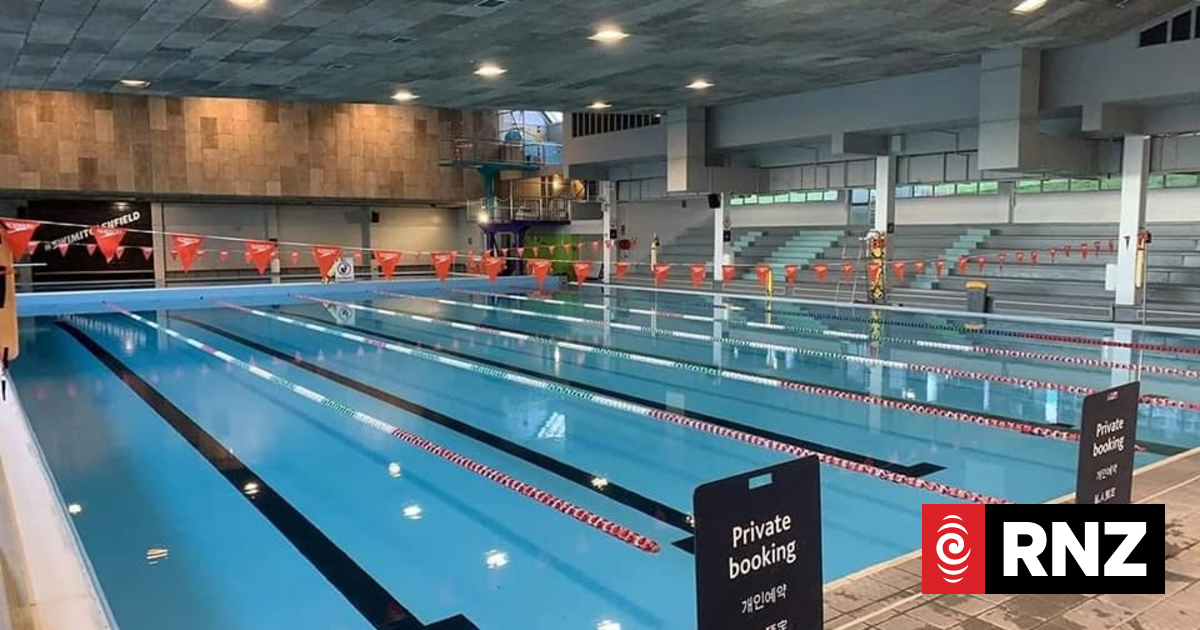 Auckland aquatic centre closes temporarily after a