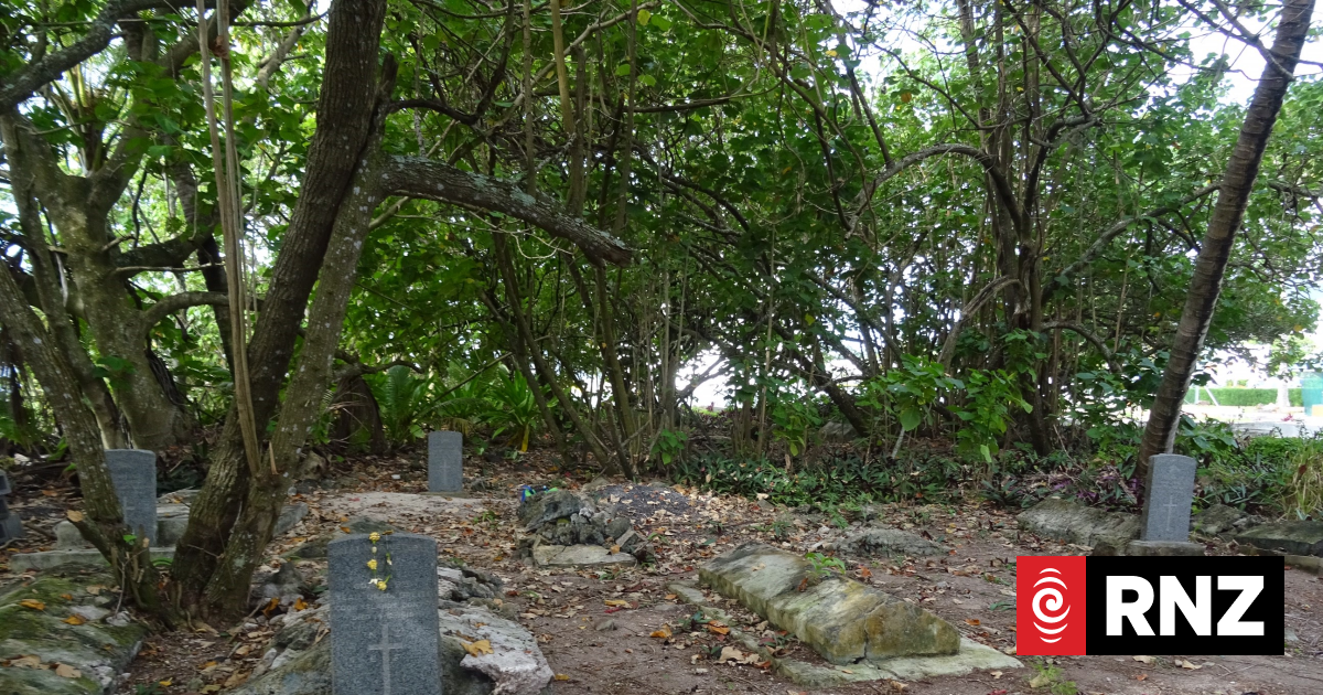 Restoring the graves of Cook Islands Anzacs | RNZ