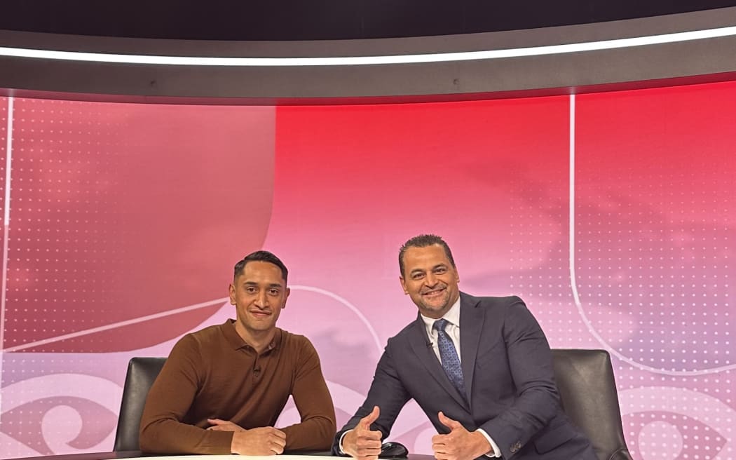 Te Karere presenters Kruze Tangira, left, and Scotty Morrison on set.