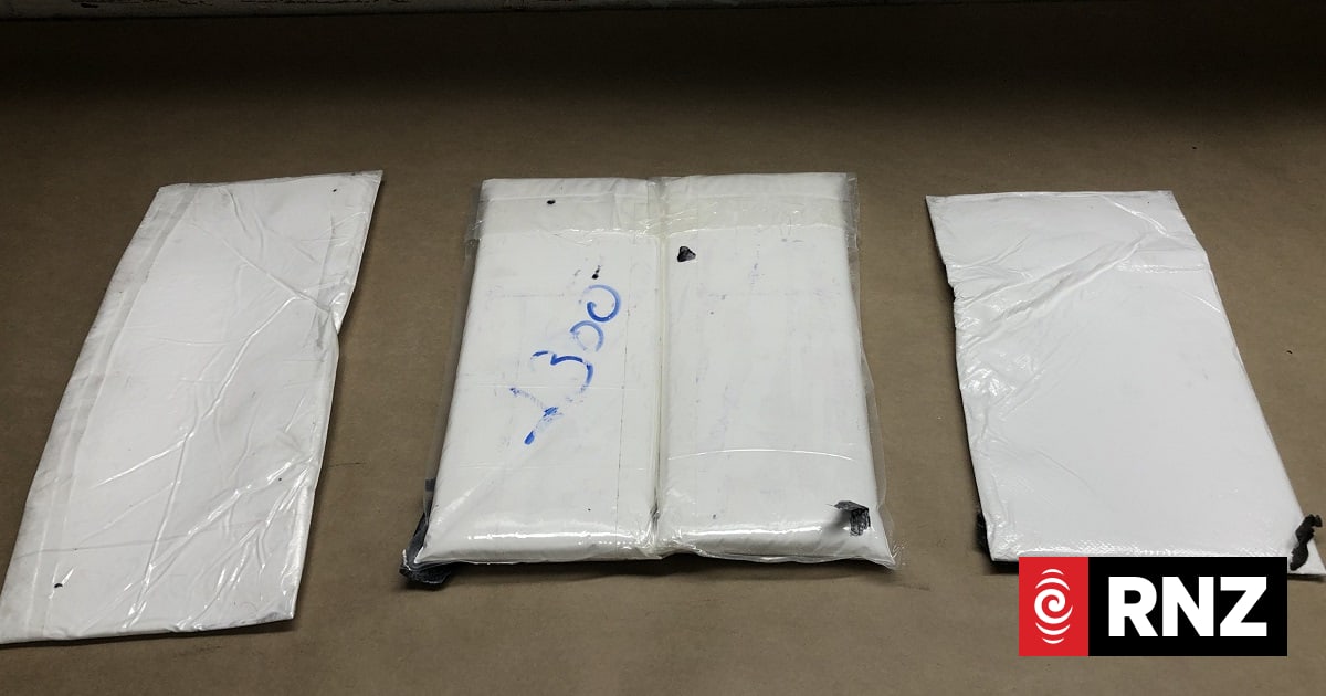 Two sentenced for trying to smuggle in 5kg of cocaine through Auckland ...