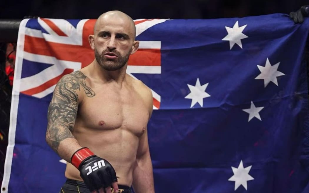 Alexander Volkanovski was soundly beaten by lightweight champion Islam Machachev  at UFC 294.