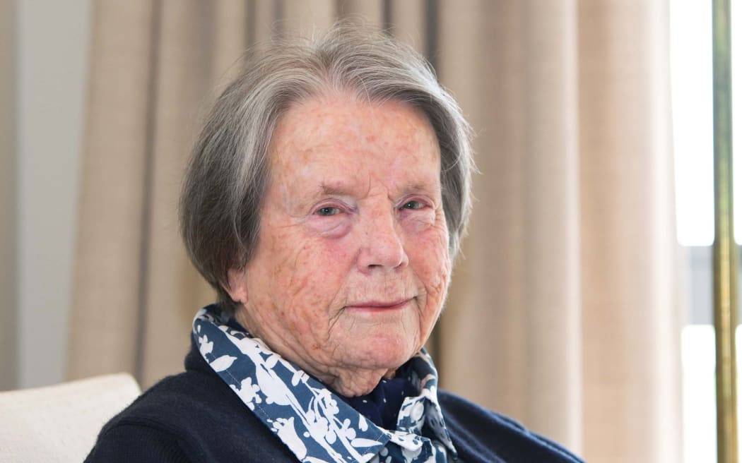 Angela Caughey - author of How to Communicate with someone who has dementia