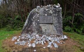 A memorial at Cave Creek adorned with carefully chosen stones that people have brought from the creek bed.