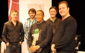 Bob Cranshaw (centre) with Nick Tipping, Wellington 2011.