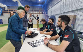 Lin Bachinger meets Will Somerville, Ajaz Patel and Tim Southee.