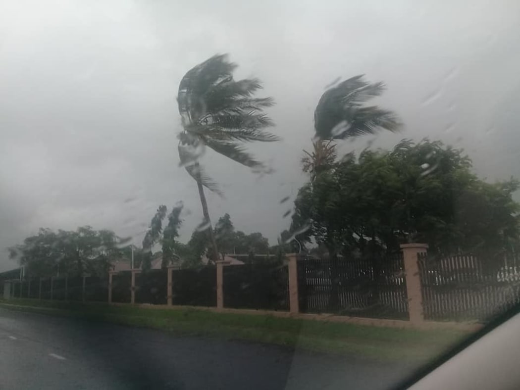 Cyclone Keni - Fiji waits for cyclone to hit