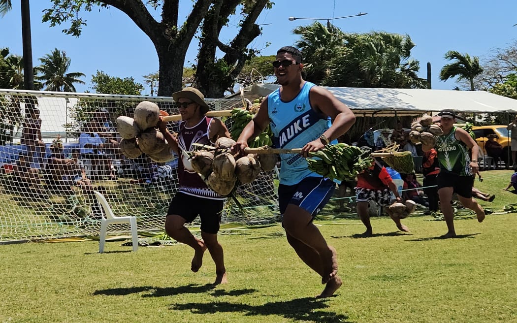 A feature sport was the traditional games, including traditional stilt races, speed coconut husking, tree climbing and more.