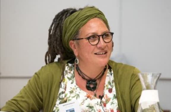 Te Awhina Arahanga