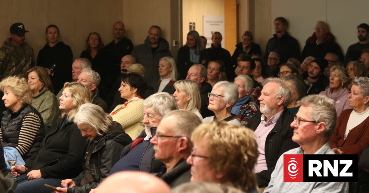 Arrowtown residents rally against proposed fast-track housin