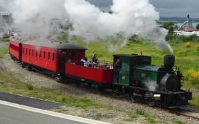 The volunteer-run Oamaru Steam and Rail Restoration Society has operated vintage trains around Oamaru's Victorian precinct and the harbour since the 1980s.