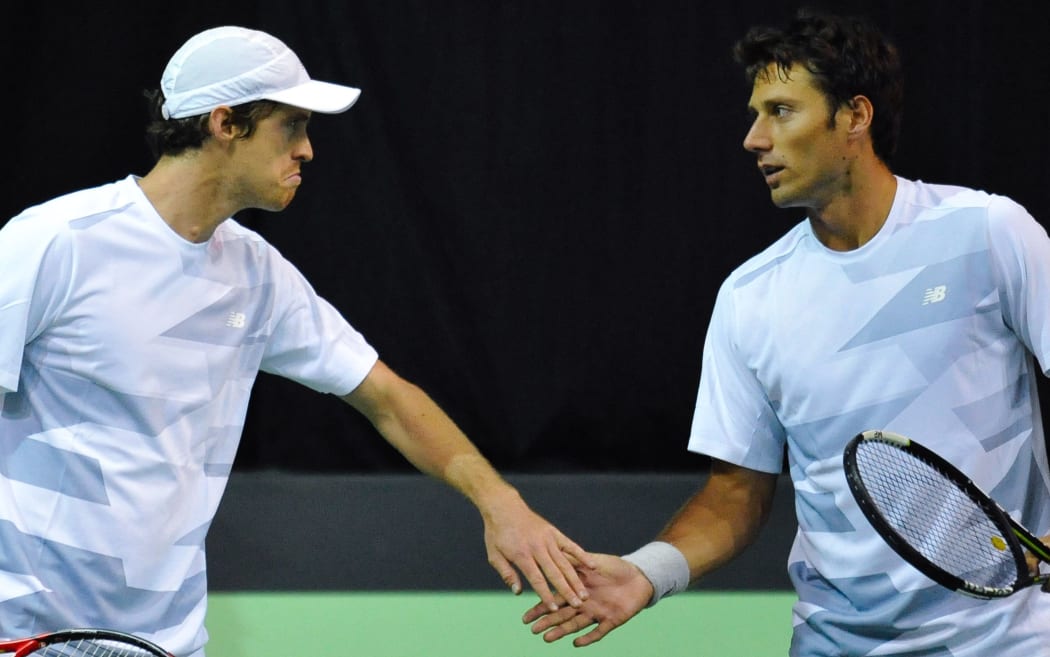 Artem Sitak (r) and Marcus Daniell during the Davis Cup, 2015.