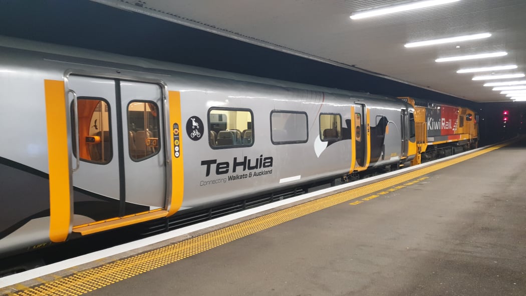 Te Huia train
