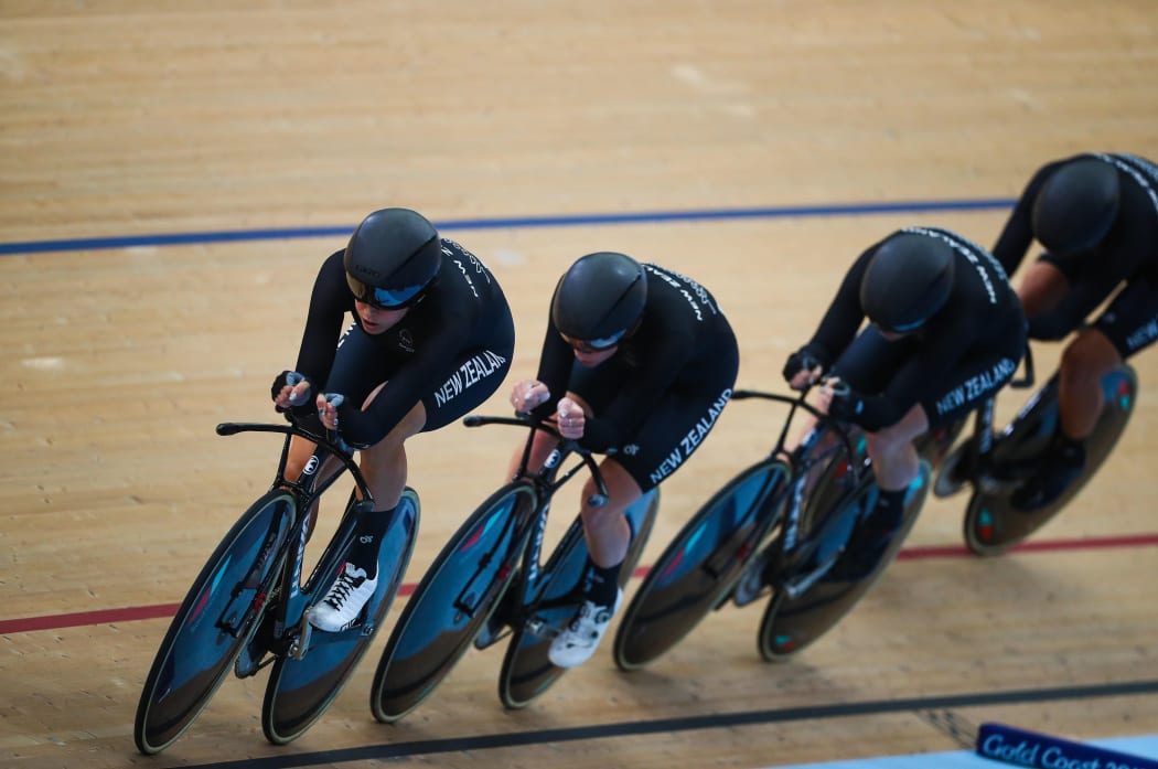 The New Zealand team competes in the men's 4000m team pursuit.